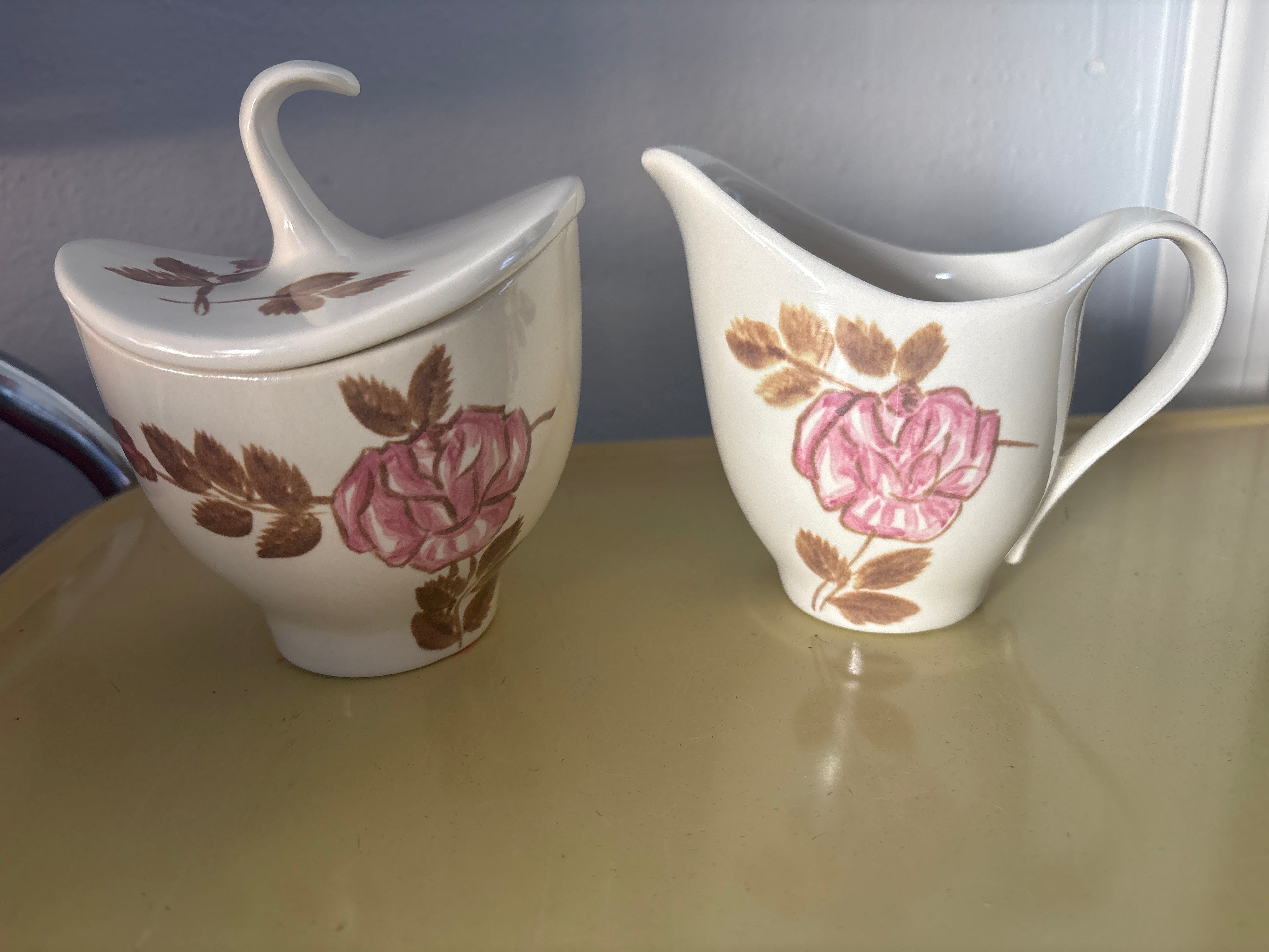 Red Wing Hand Painted Sugar Bowl w/ lid and Creamer