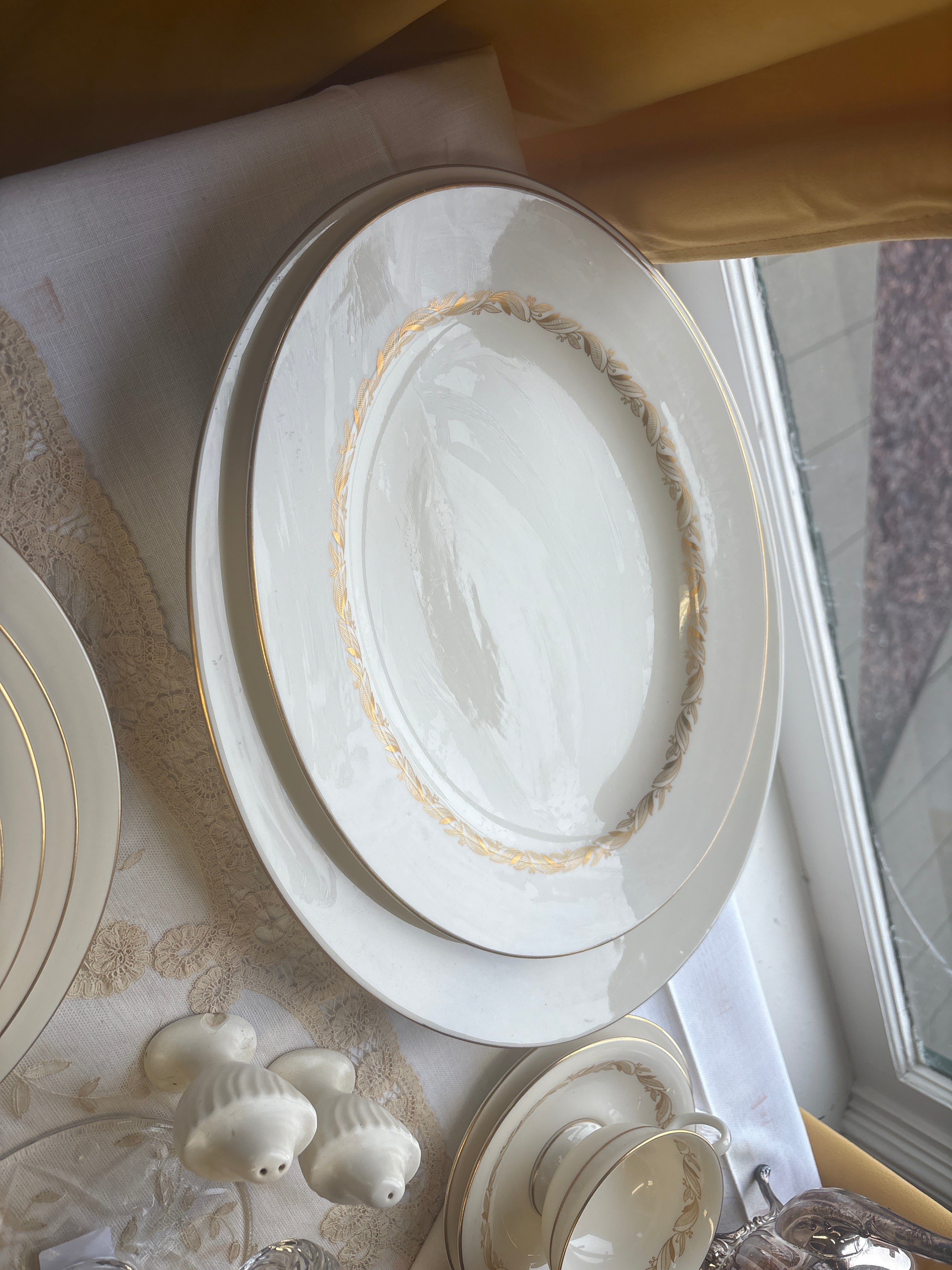 Castleton Carlton Gold Leaves 2pc Serving Platters