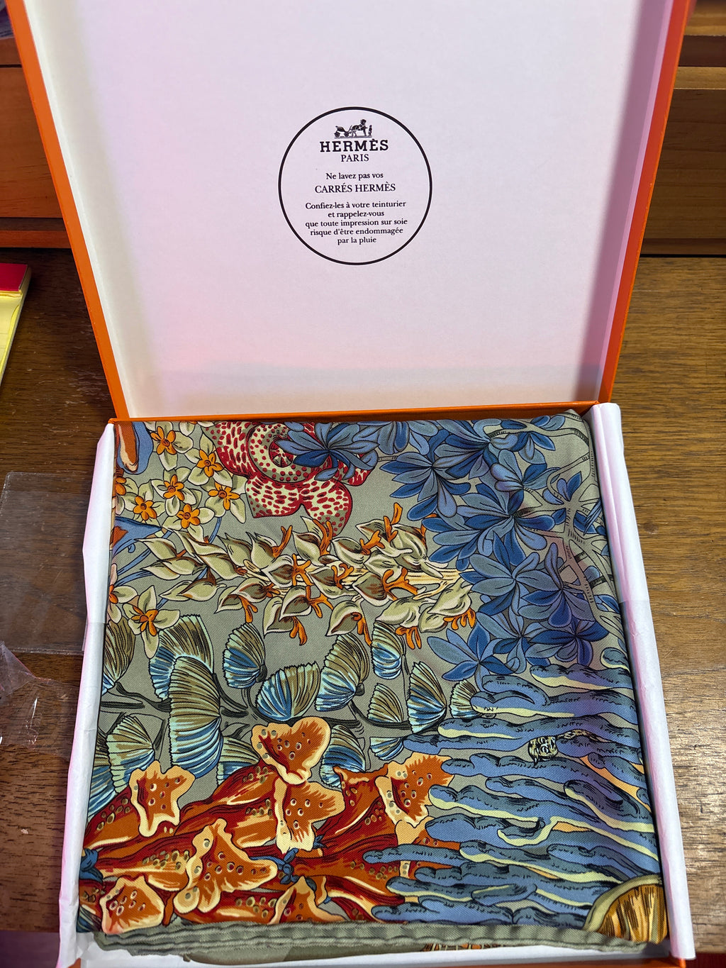 Hermès Silk Scarf 90cm Fleurs d’Indochine Annie Faivre Green w/ Box Authentic