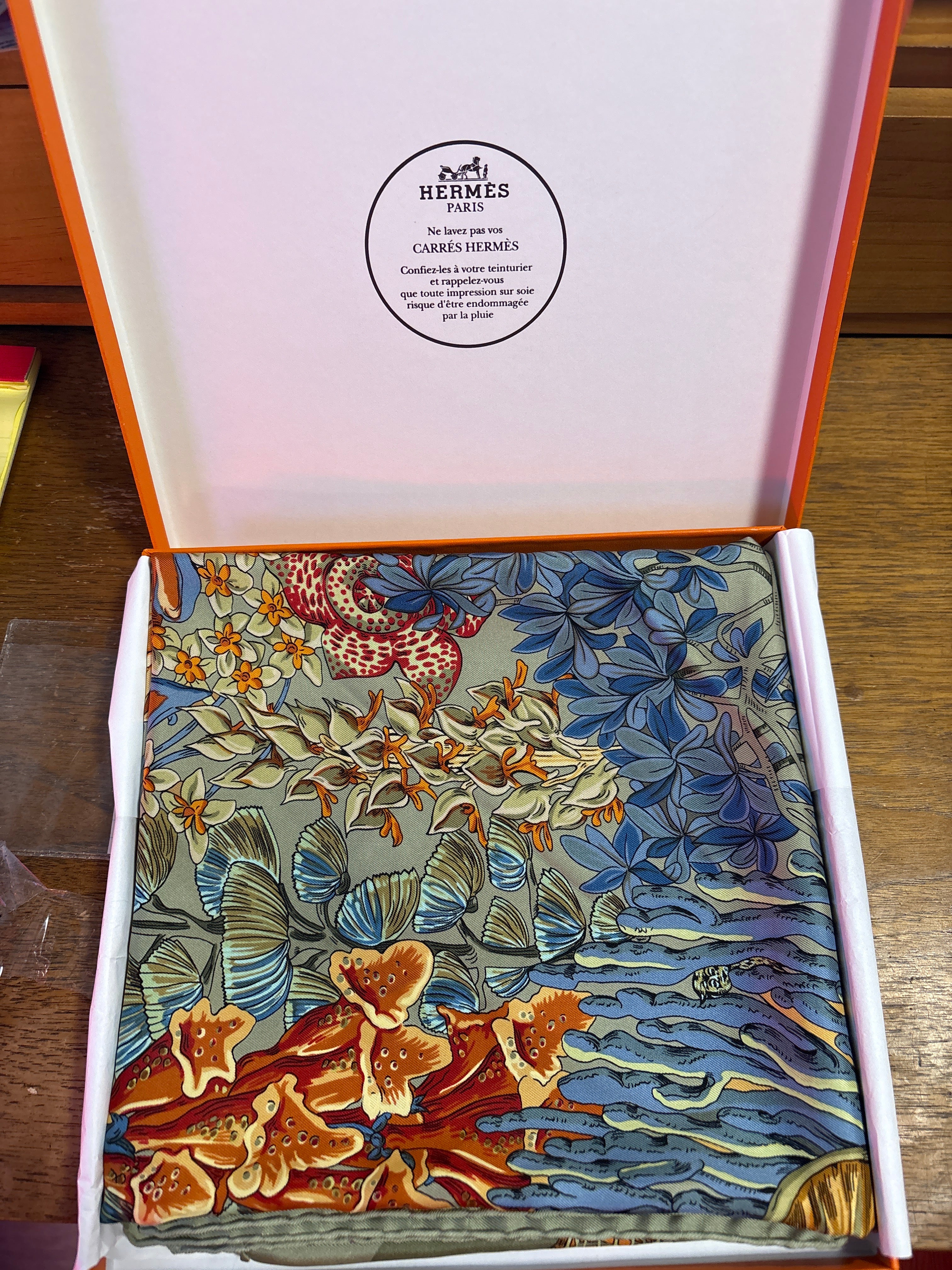 Hermès Silk Scarf 90cm Fleurs d’Indochine Annie Faivre Green w/ Box Authentic
