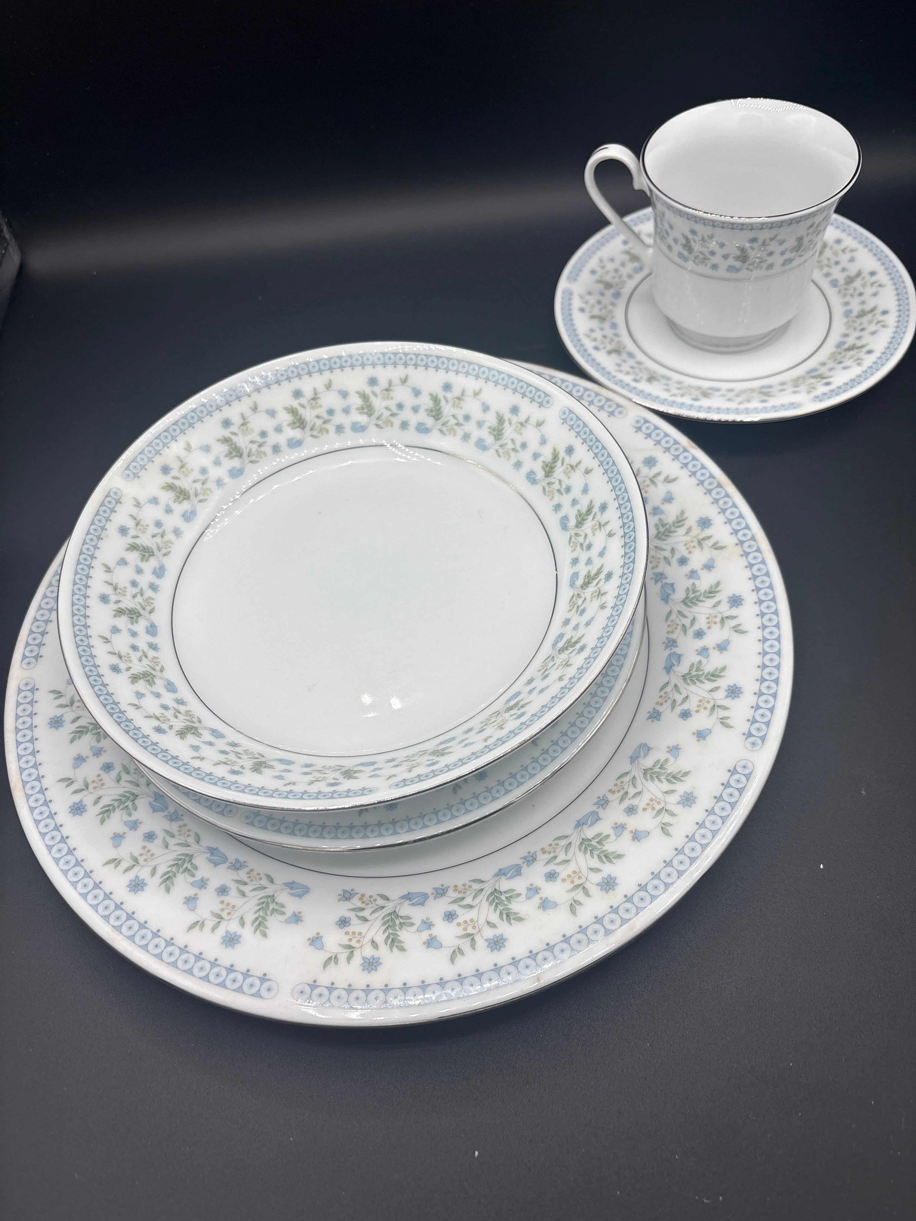Crown Ming 20pc Dish Set