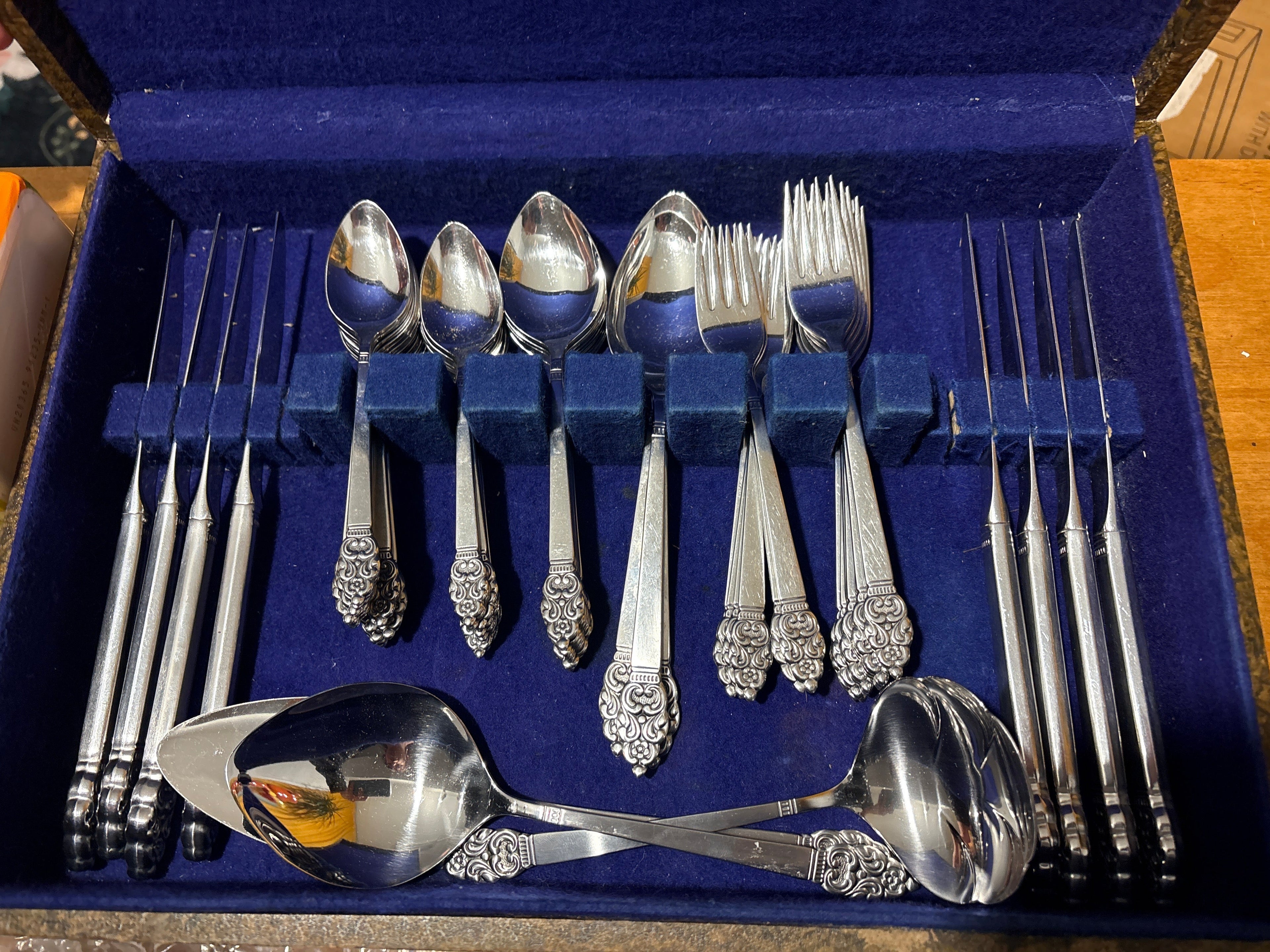 Oneida Nordic Crown Silverware 59 pc.