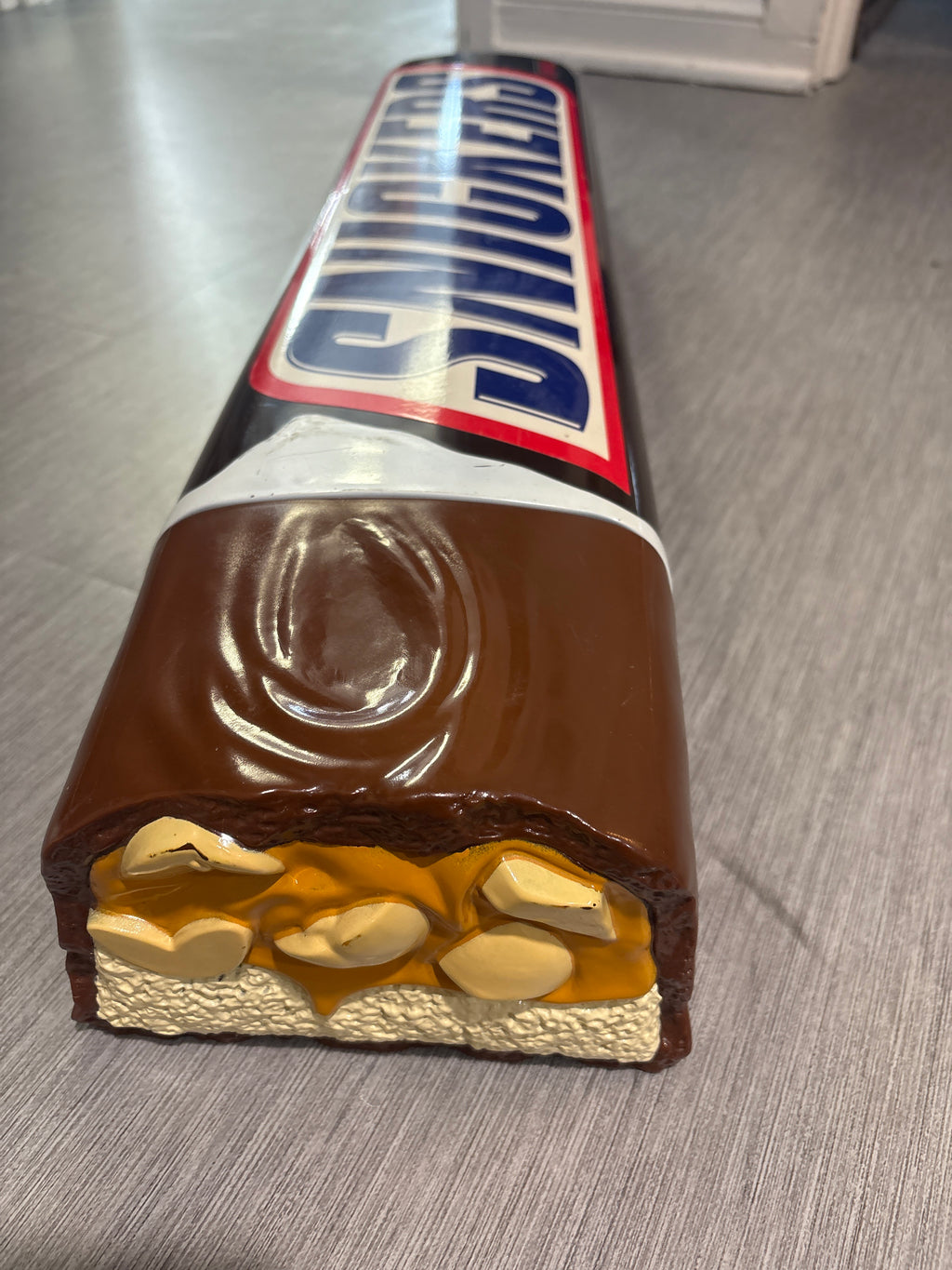SNICKERS 32.5” Display