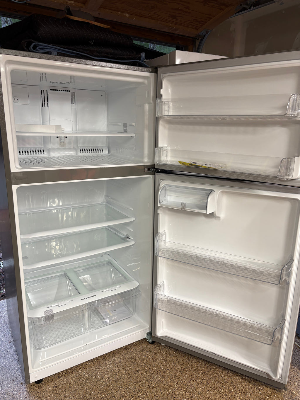 LG LHTNS2403S Refrigerator