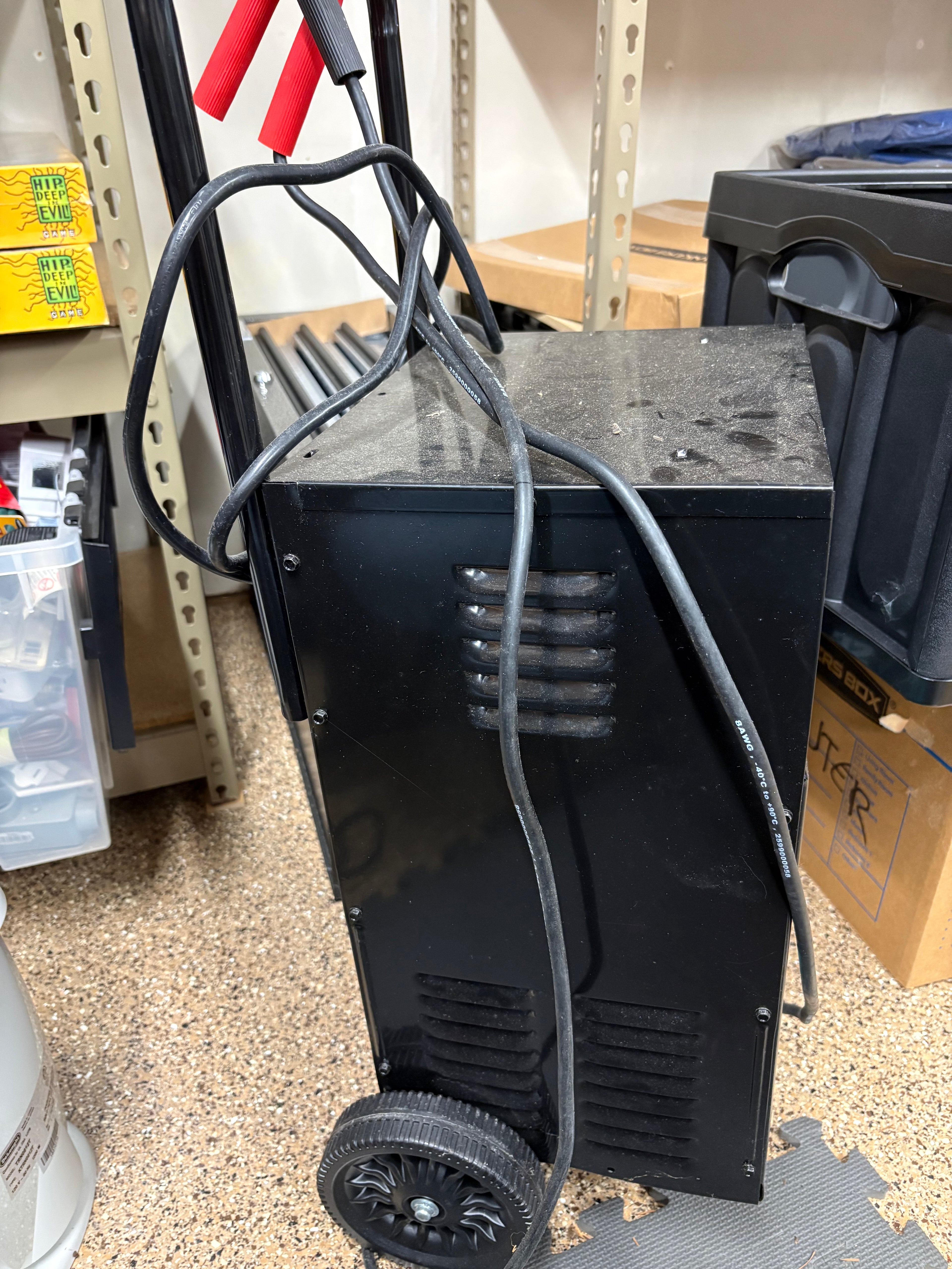 Schumacher Electric Battery Charger/Engine Starter SE4022