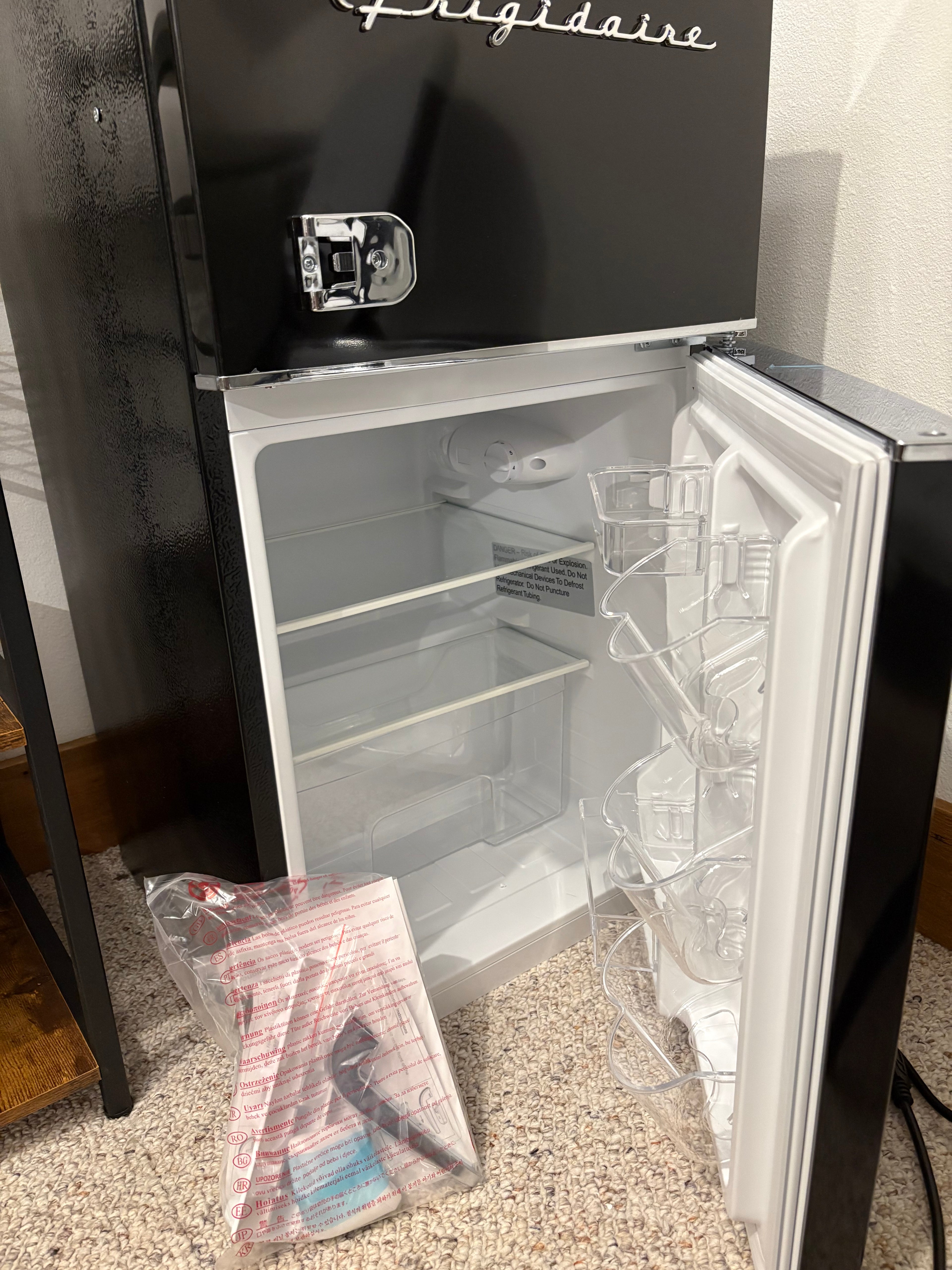 Frigidaire Retro Mini-Fridge - NEW