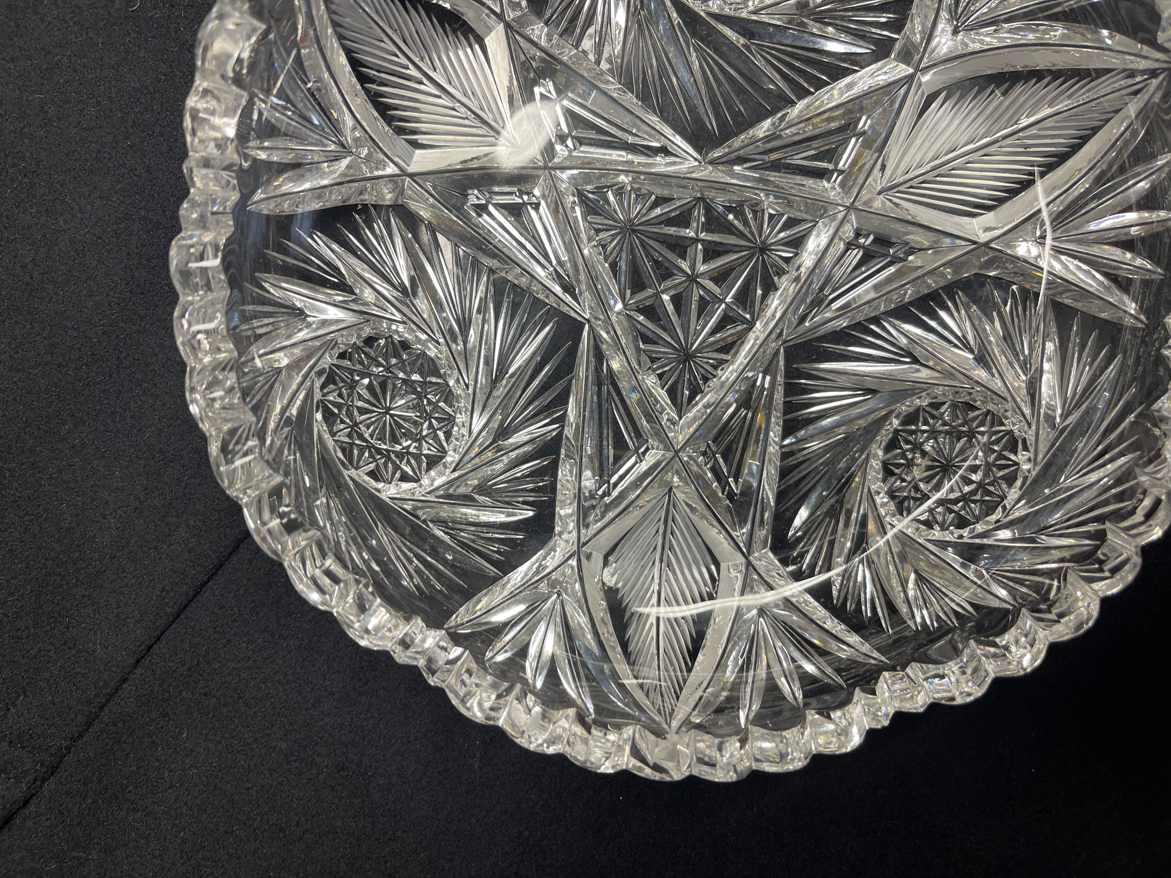 Pinwheel Pattern Crystal Bowl
