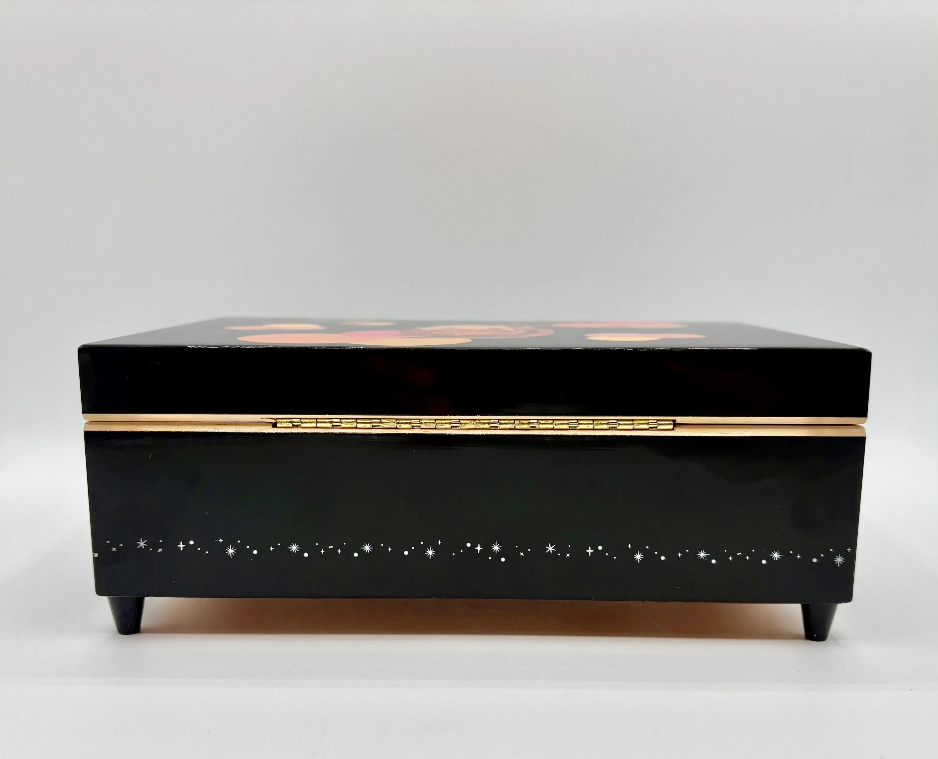RARE Barbie ‘RAVISHING RED’ Lacquer Music Box “Musical Dreamer”